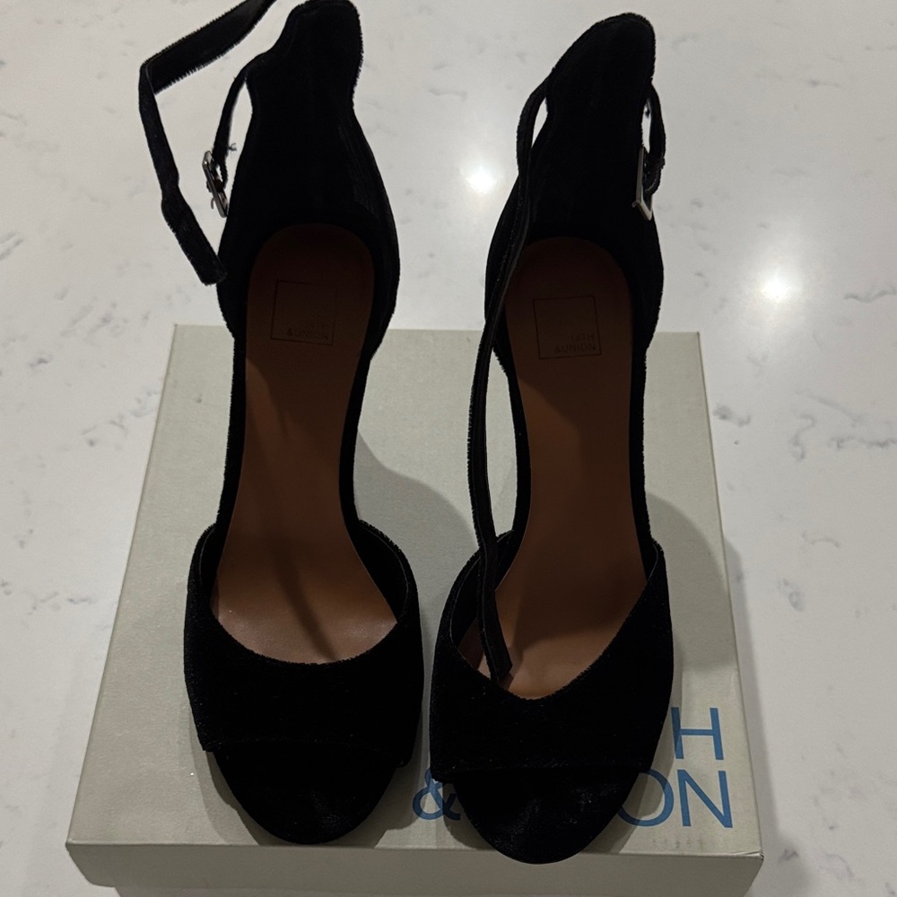 14th & Union Black Strappy Suede Heels